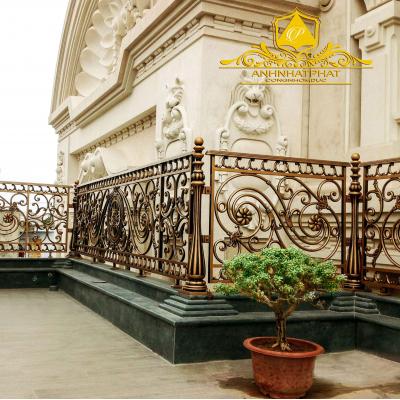 Ban công nhôm đúc mẫu 83A